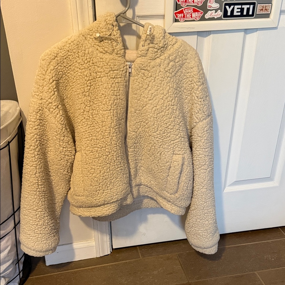 Cozy Cream Cropped Sherpa Jacket